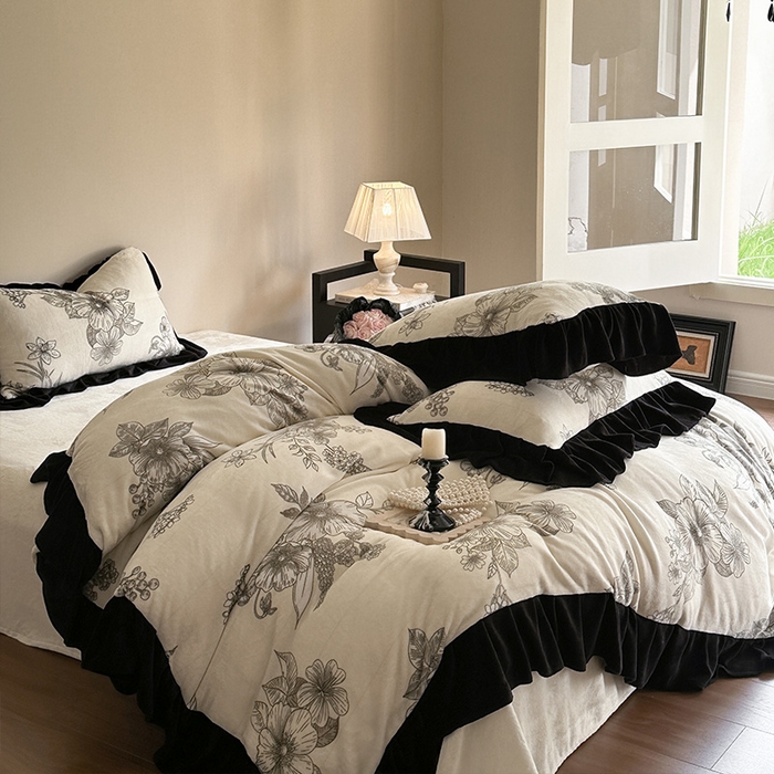 91家纺网 家纺一手货源 找家纺 安哆啦家纺 2025新款法式赫本风牛奶绒四件套 法式-花语浪漫