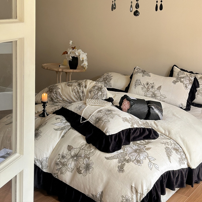 91家纺网 家纺一手货源 找家纺 安哆啦家纺 2025新款法式赫本风牛奶绒四件套 法式-花语浪漫