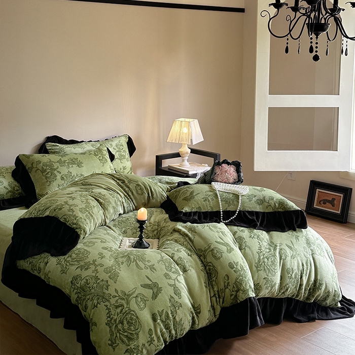 91家纺网 家纺一手货源 找家纺 安哆啦家纺 2025新款法式赫本风牛奶绒四件套 法式-绿野仙踪