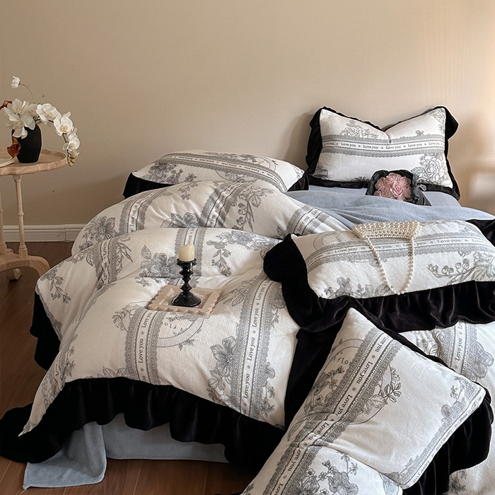 91家纺网 家纺一手货源 找家纺 安哆啦家纺 2025新款法式赫本风牛奶绒四件套 法式-花魅