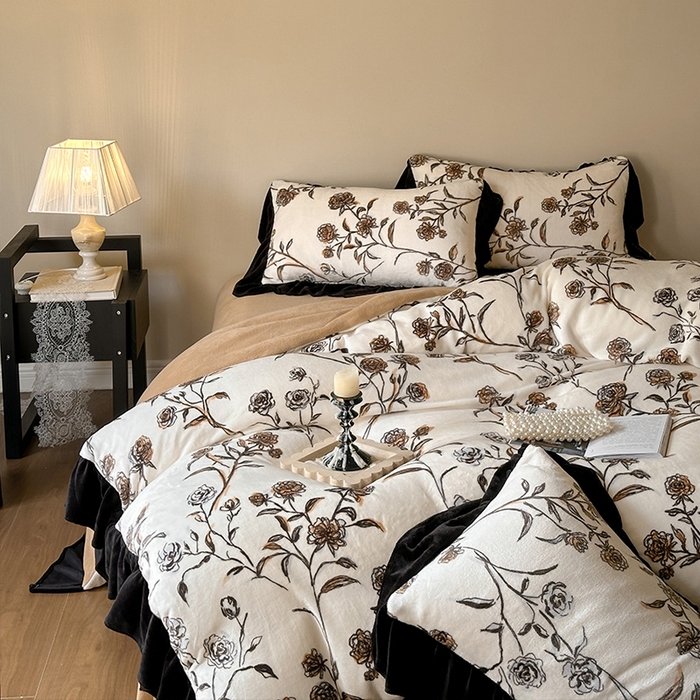 91家纺网 家纺一手货源 找家纺 安哆啦家纺 2025新款法式赫本风牛奶绒四件套 法式-叶璃