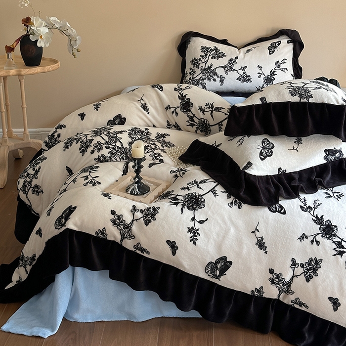 91家纺网 家纺一手货源 找家纺 安哆啦家纺 2025新款法式赫本风牛奶绒四件套 法式-蓝梦里