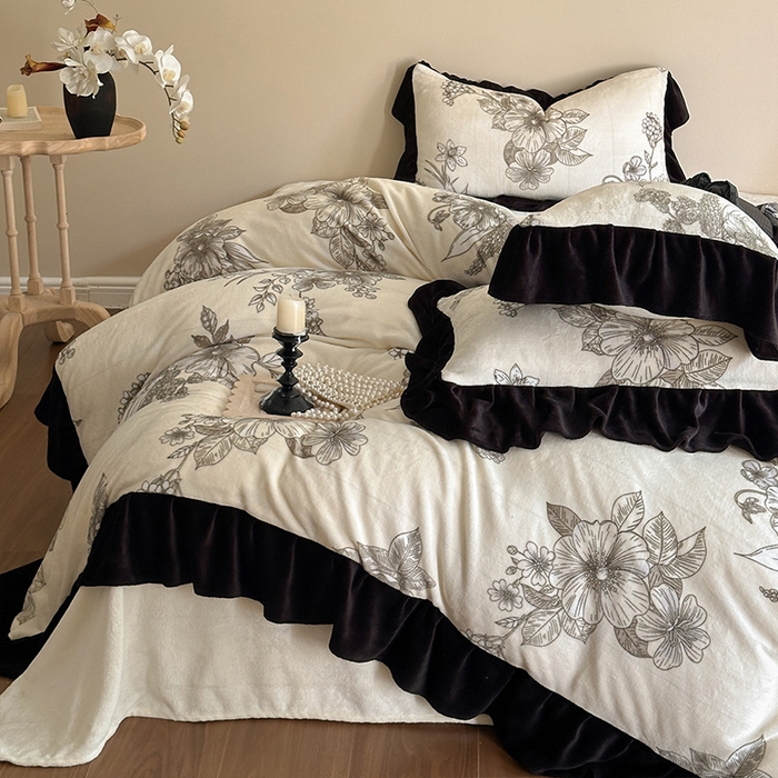 91家纺网 家纺一手货源 找家纺 安哆啦家纺 2025新款法式赫本风牛奶绒四件套 法式-花语浪漫