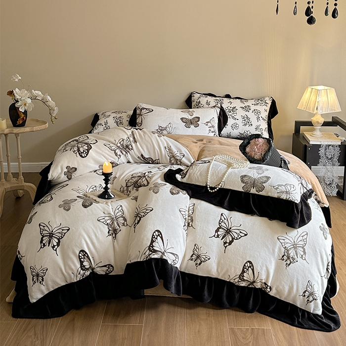 91家纺网 家纺一手货源 找家纺 安哆啦家纺 2025新款法式赫本风牛奶绒四件套 法式-蝴蝶翩翩