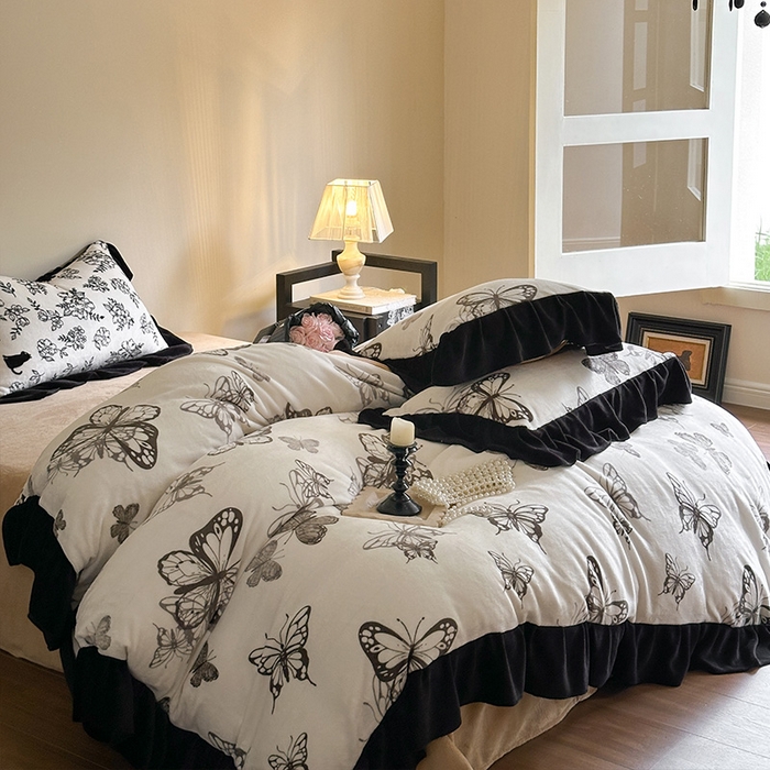 91家纺网 家纺一手货源 找家纺 安哆啦家纺 2025新款法式赫本风牛奶绒四件套 法式-蝴蝶翩翩