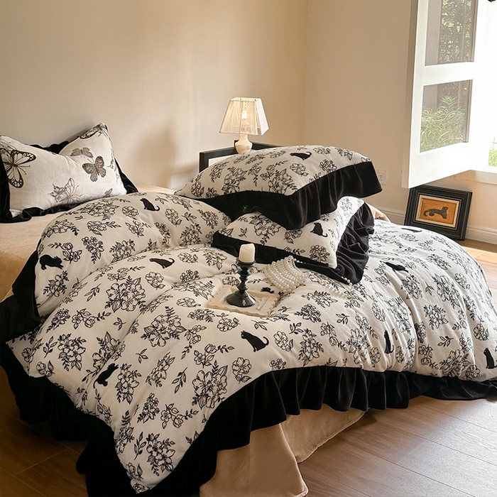 91家纺网 家纺一手货源 找家纺 安哆啦家纺 2025新款法式赫本风牛奶绒四件套 法式-猫先生