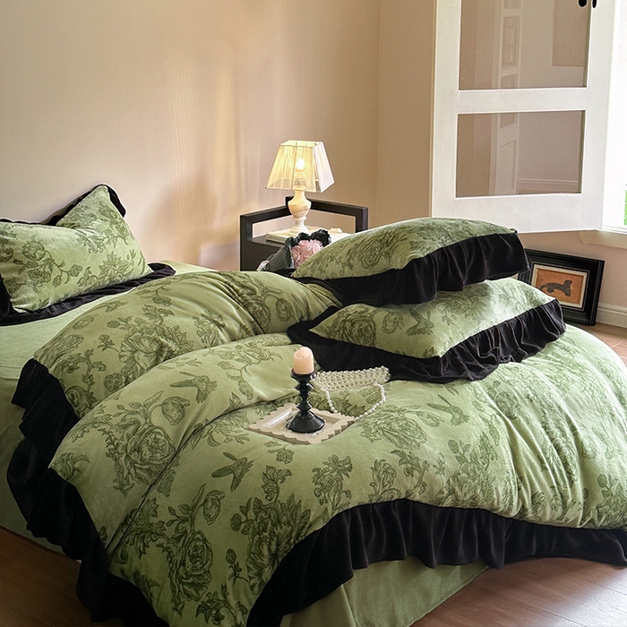 91家纺网 家纺一手货源 找家纺 安哆啦家纺 2025新款法式赫本风牛奶绒四件套 法式-绿野仙踪