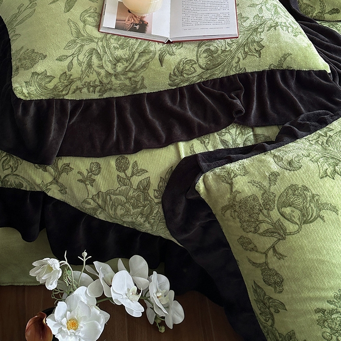 91家纺网 家纺一手货源 找家纺 安哆啦家纺 2025新款法式赫本风牛奶绒四件套 法式-绿野仙踪