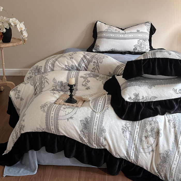 91家纺网 家纺一手货源 找家纺 安哆啦家纺 2025新款法式赫本风牛奶绒四件套 法式-花魅