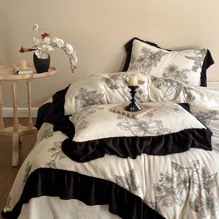 91家纺网 家纺一手货源 找家纺 安哆啦家纺 2025新款法式赫本风牛奶绒四件套 法式-花语浪漫