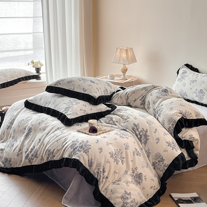 91家纺网 家纺一手货源 找家纺 安哆啦家纺 2025新款法式赫本风牛奶绒四件套 法式-兰絮语