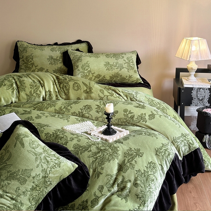 91家纺网 家纺一手货源 找家纺 安哆啦家纺 2025新款法式赫本风牛奶绒四件套 法式-绿野仙踪