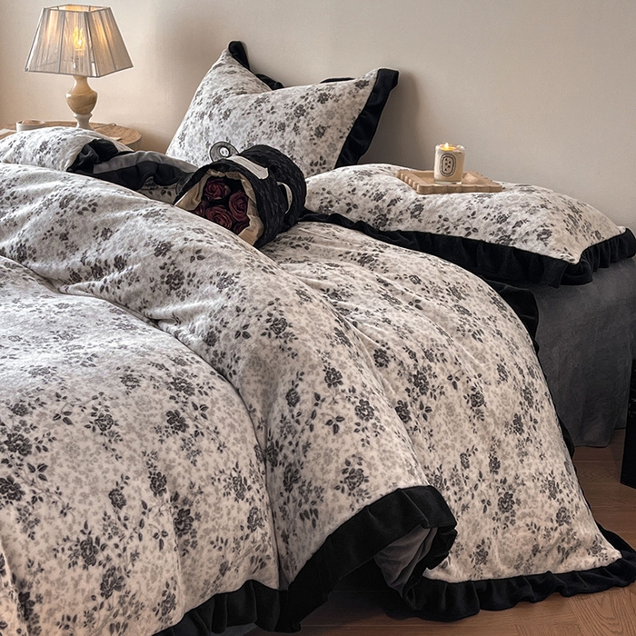 91家纺网 家纺一手货源 找家纺 安哆啦家纺 2025新款法式赫本风牛奶绒四件套 法式-星河入梦