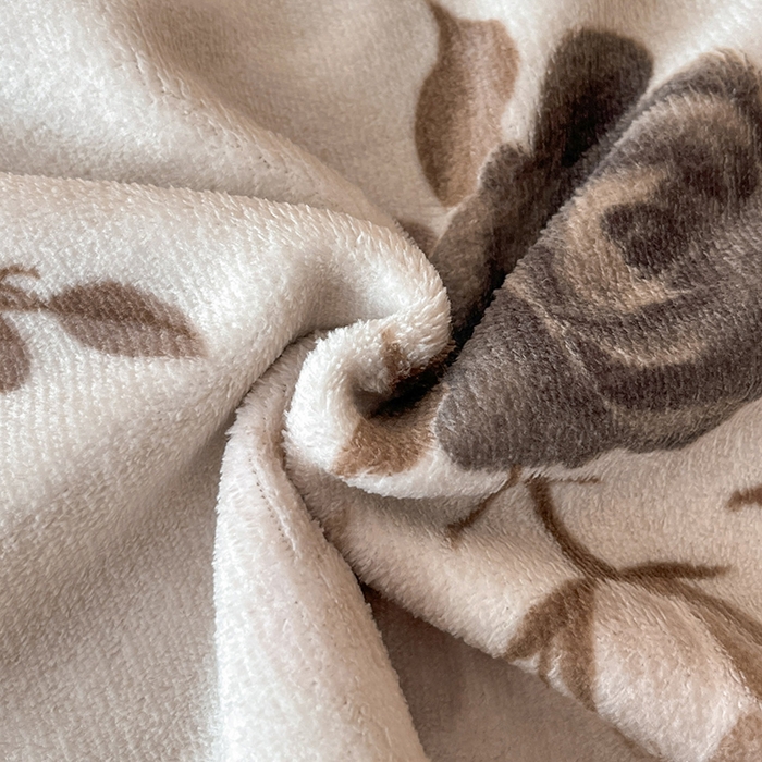 91家纺网 家纺一手货源 找家纺 安哆啦家纺 2025新款法式赫本风牛奶绒四件套 法式-玫瑰的诗