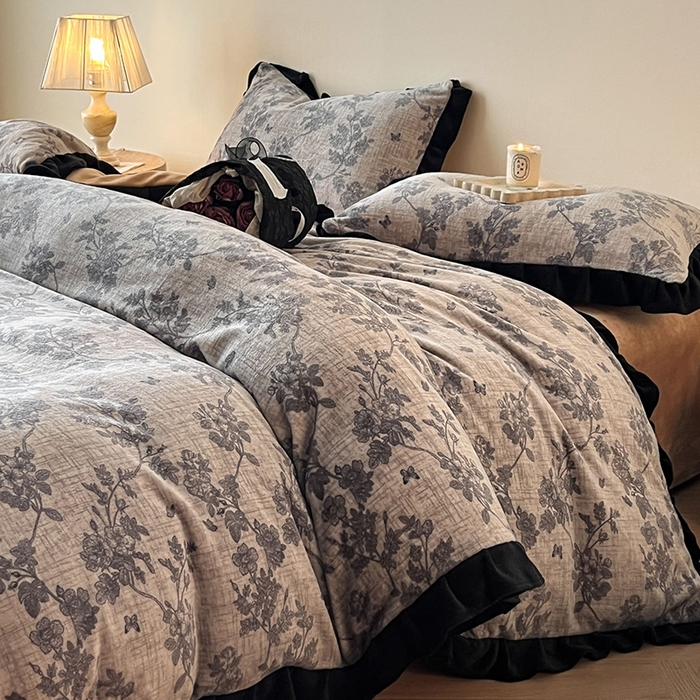 91家纺网 家纺一手货源 找家纺 安哆啦家纺 2025新款法式赫本风牛奶绒四件套 法式-花影浅吟