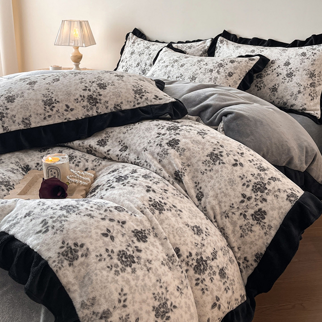 91家纺网 家纺一手货源 找家纺 安哆啦家纺 2025新款法式赫本风牛奶绒四件套 法式-星河入梦