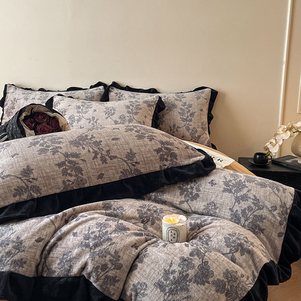 91家纺网 家纺一手货源 找家纺 安哆啦家纺 2025新款法式赫本风牛奶绒四件套 法式-花影浅吟