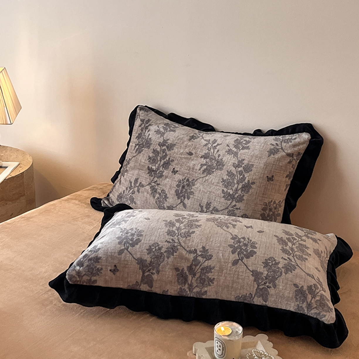 91家纺网 家纺一手货源 找家纺 安哆啦家纺 2025新款法式赫本风牛奶绒四件套 法式-花影浅吟