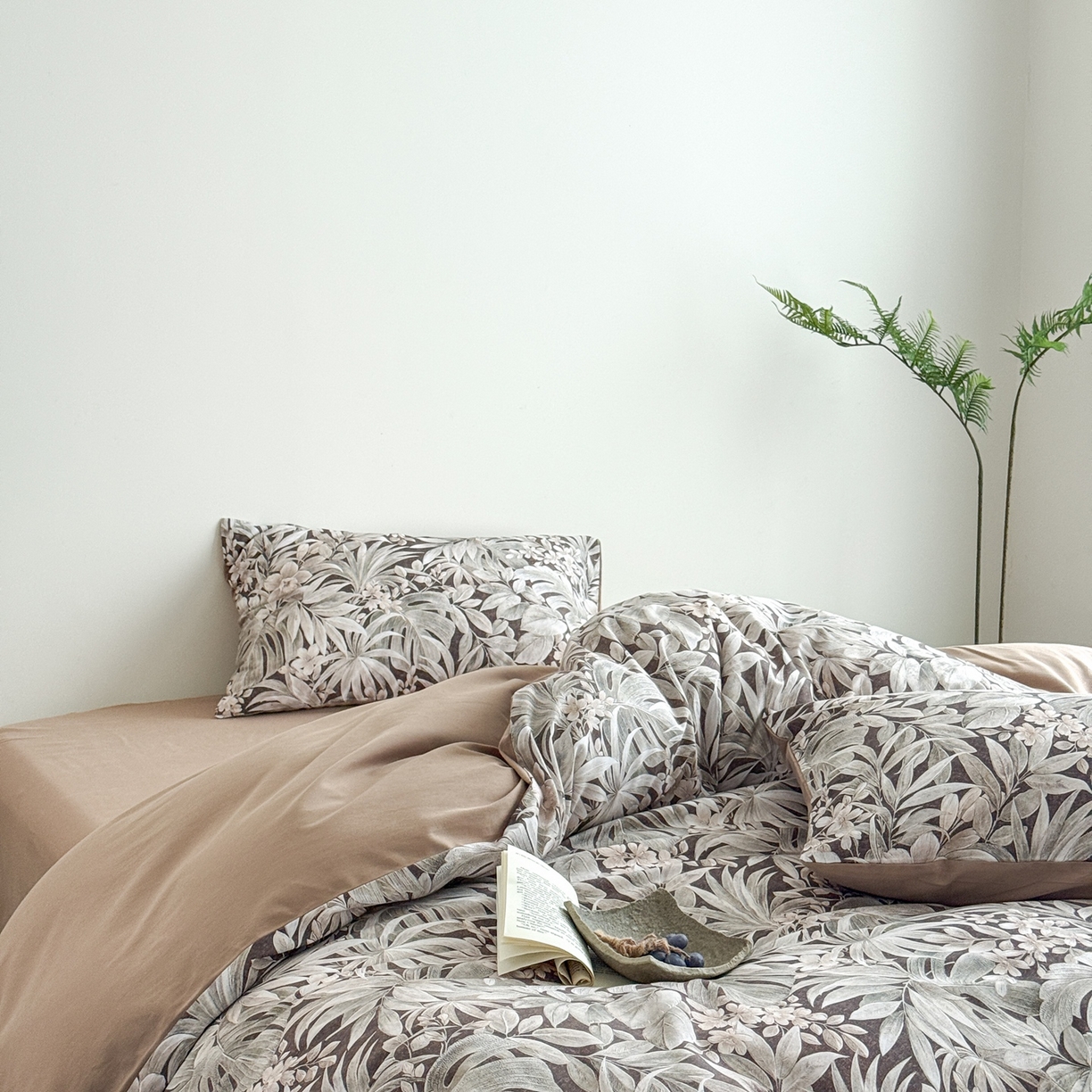 91家纺网 家纺一手货源 找家纺 窝米 2025新款全棉纯棉火山磨毛花卉四件套-第五批 疏影-咖