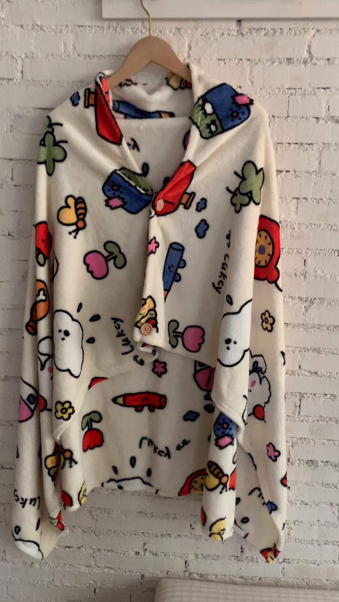 91家纺网 家纺一手货源 找家纺 桃喜 2025秋冬新款双面牛奶绒披肩毯毛毯毯子 涂鸦乐园（双面绒披肩毯）