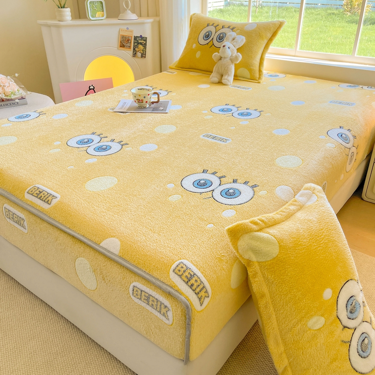 91家纺网 家纺一手货源 找家纺 牵梦萦家纺 2025新款雪花绒立体包边床笠 大眼宝宝