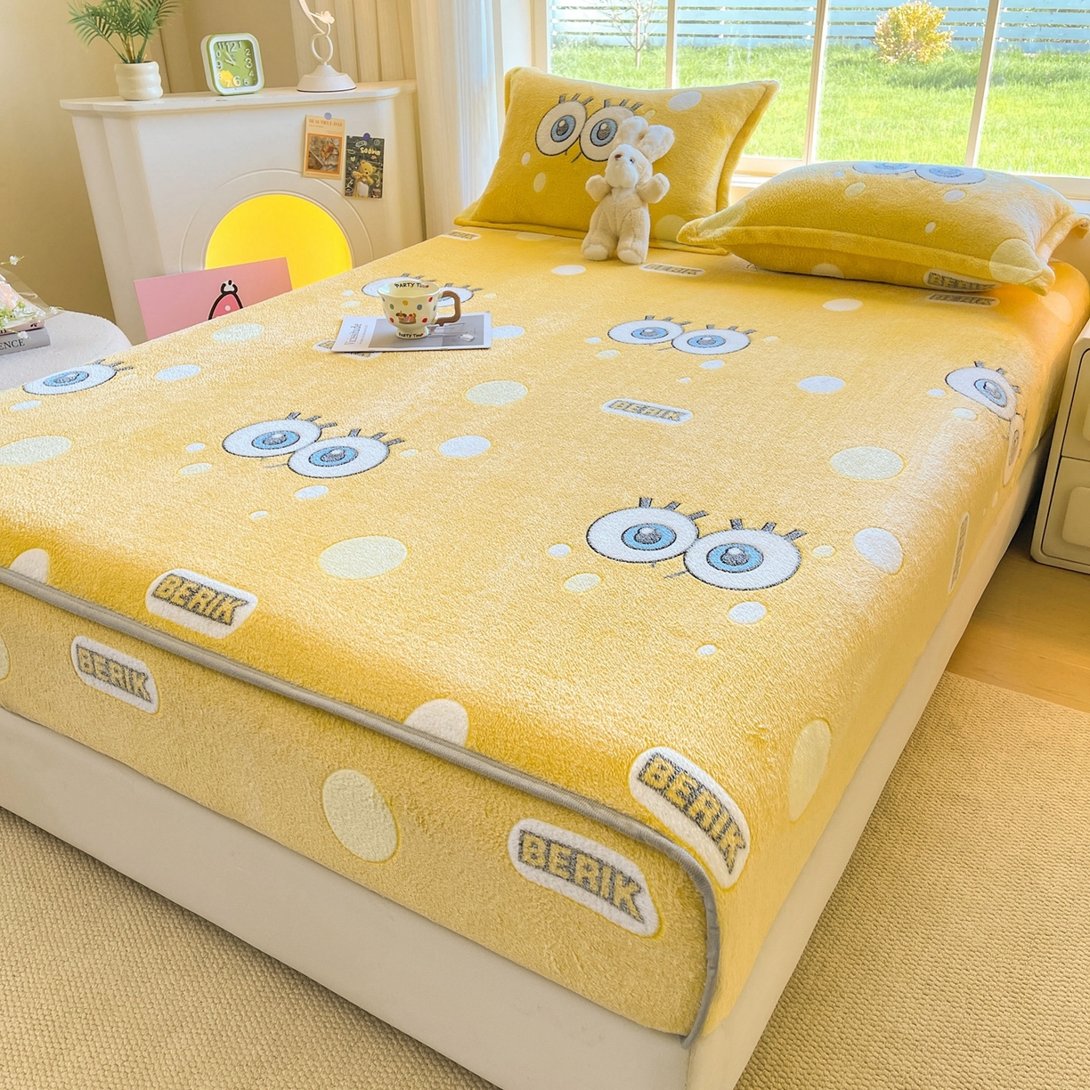 91家纺网 家纺一手货源 找家纺 牵梦萦家纺 2025新款雪花绒立体包边床笠 大眼宝宝