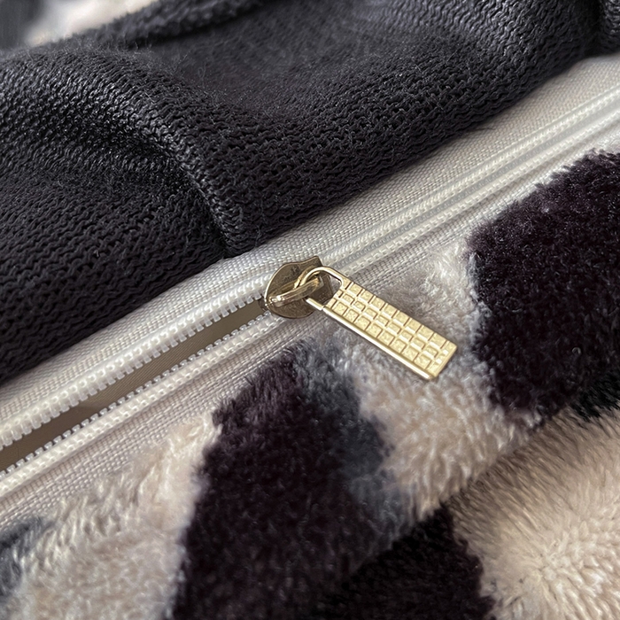 91家纺网 家纺一手货源 找家纺 安哆啦家纺 2025新款法式赫本风牛奶绒四件套 法式-高级豹纹