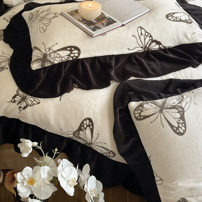 91家纺网 家纺一手货源 找家纺 安哆啦家纺 2025新款法式赫本风牛奶绒四件套 法式-蝴蝶翩翩