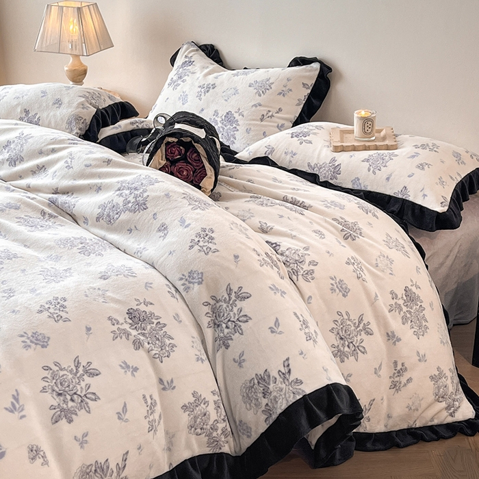 91家纺网 家纺一手货源 找家纺 安哆啦家纺 2025新款法式赫本风牛奶绒四件套 法式-兰絮语