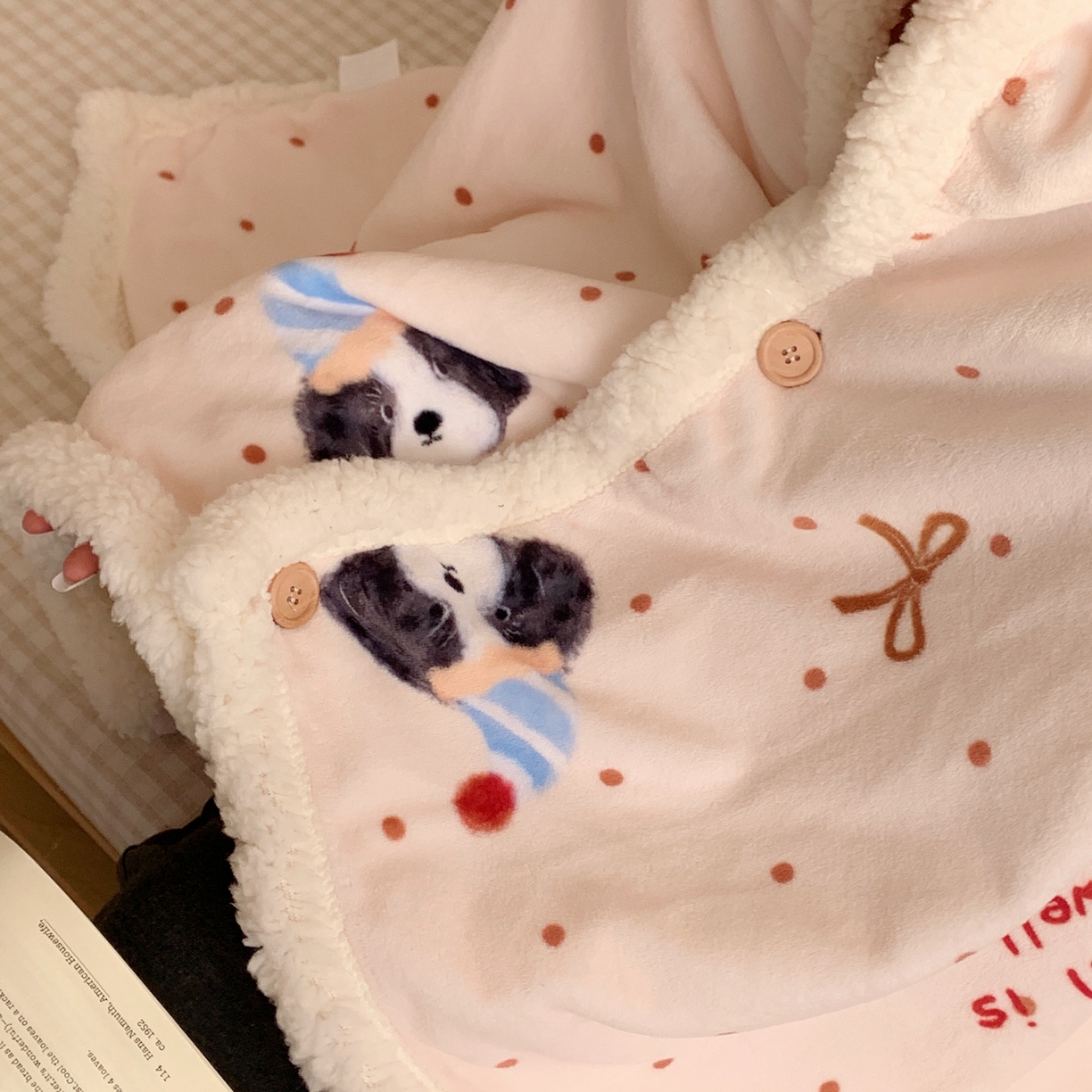 91家纺网 家纺一手货源 找家纺 （总）桃喜 2025秋冬新款加厚牛奶绒羊羔绒披肩毯