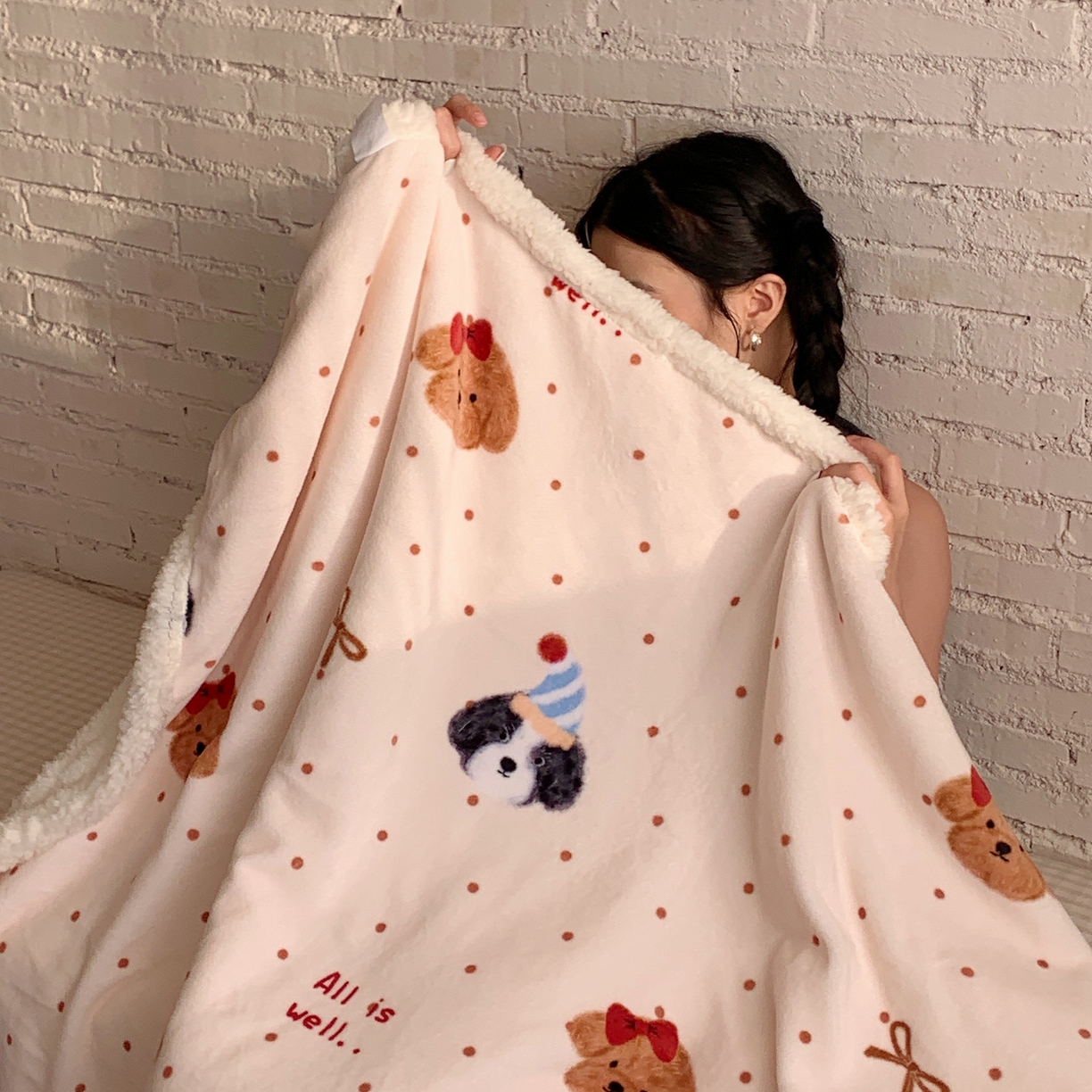 91家纺网 家纺一手货源 找家纺 （总）桃喜 2025秋冬新款加厚牛奶绒羊羔绒披肩毯