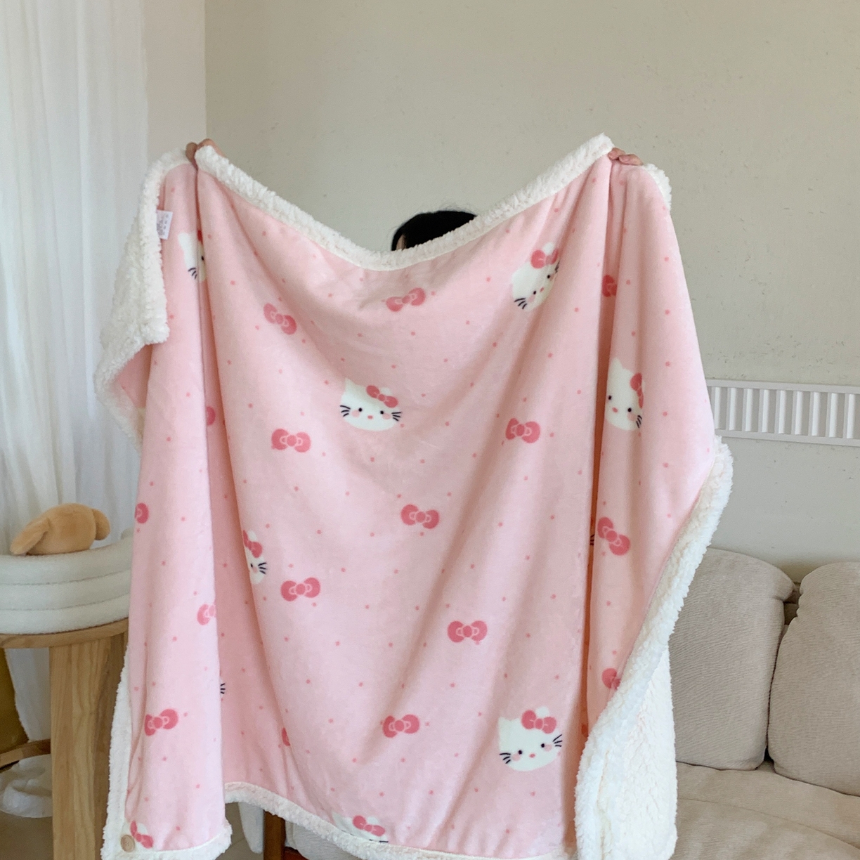 91家纺网 家纺一手货源 找家纺 桃喜 2025秋冬新款加厚牛奶绒羊羔绒披肩毯 超甜小猫（羊羔绒披肩毯）