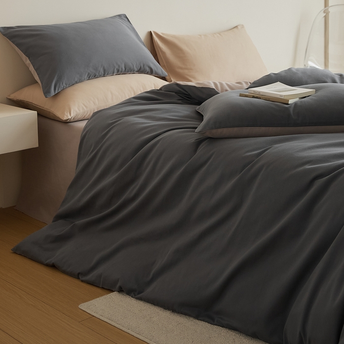 91家纺网 家纺一手货源 找家纺 眷恋家纺 2025新款A类全棉贡缎磨毛双拼色四件套 钛苏