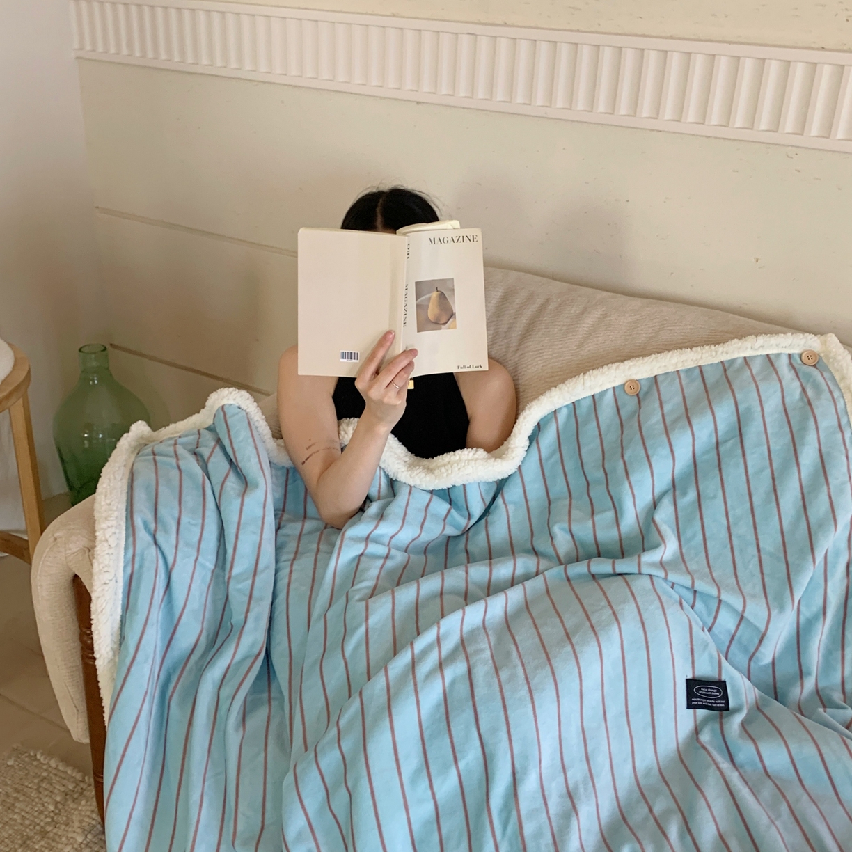 91家纺网 家纺一手货源 找家纺 桃喜 2025秋冬新款牛奶绒羊羔绒披肩毯条纹系列 暮光森林（羊羔绒披肩毯）