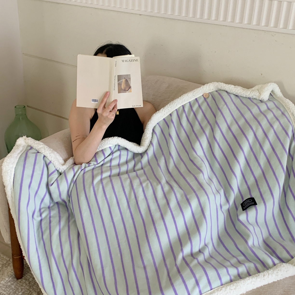 91家纺网 家纺一手货源 找家纺 桃喜 2025秋冬新款牛奶绒羊羔绒披肩毯条纹系列 青缇葡萄（羊羔绒披肩毯）