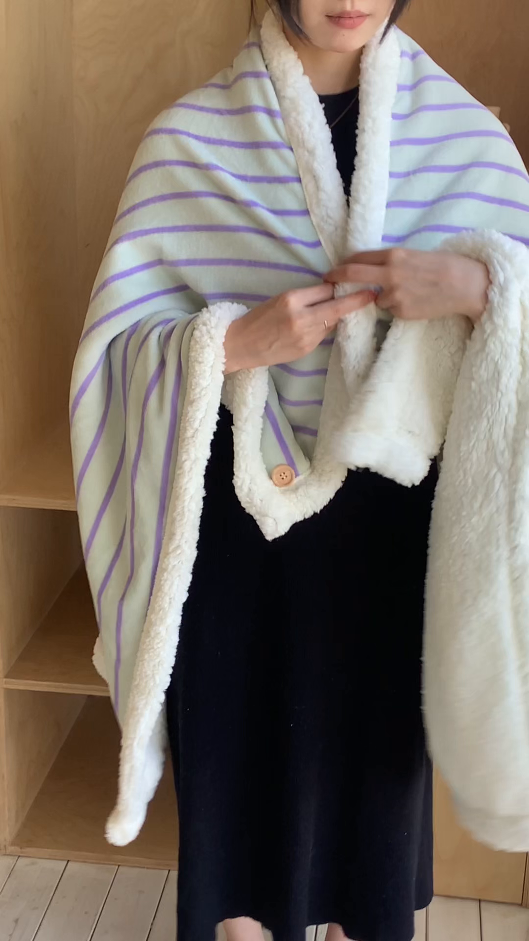 91家纺网 家纺一手货源 找家纺 （总）桃喜 2025秋冬新款牛奶绒羊羔绒披肩毯条纹系列