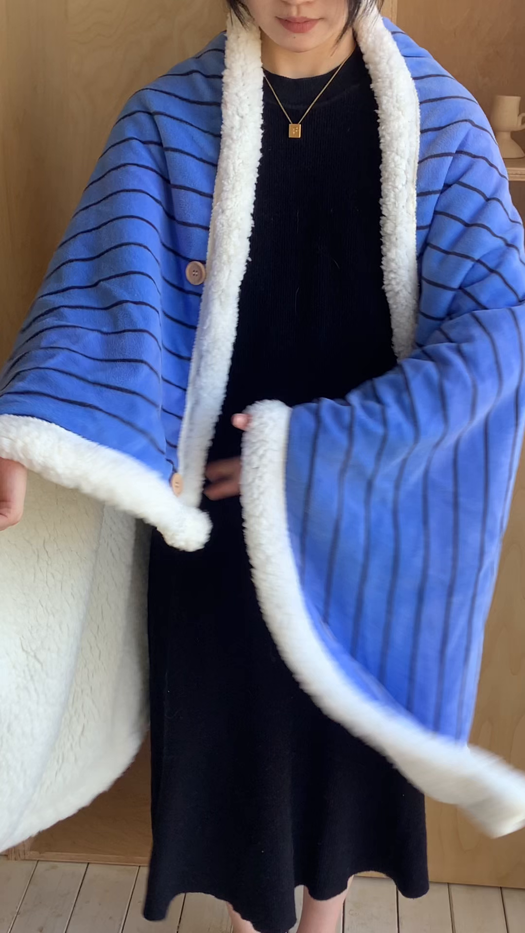 91家纺网 家纺一手货源 找家纺 桃喜 2025秋冬新款牛奶绒羊羔绒披肩毯条纹系列 冰岛蓝（羊羔绒披肩毯）
