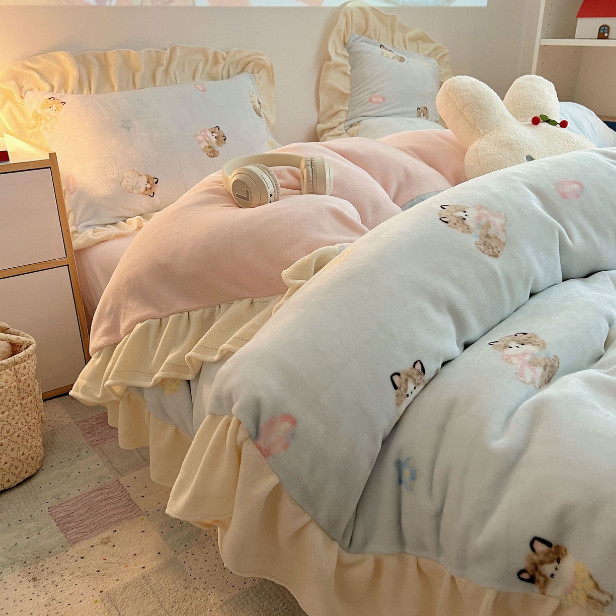 91家纺网 家纺一手货源 找家纺 （总）桃喜 2025新款牛奶绒卡通花边款四件套