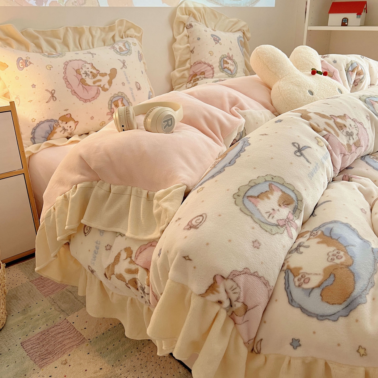 91家纺网 家纺一手货源 找家纺 （总）桃喜 2025新款牛奶绒卡通花边款四件套