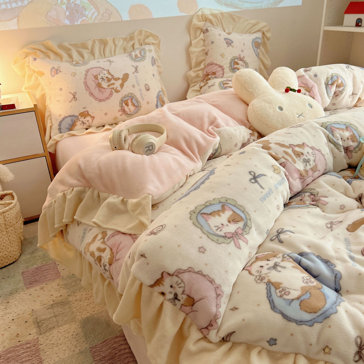 91家纺网 家纺一手货源 找家纺 （总）桃喜 2025新款牛奶绒卡通花边款四件套