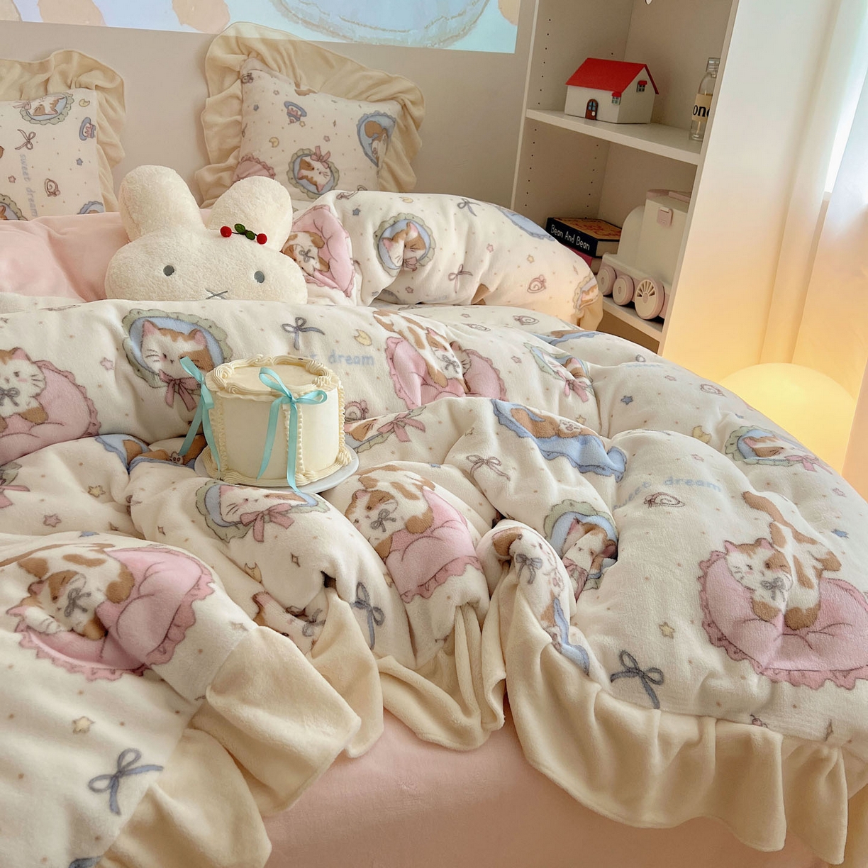 91家纺网 家纺一手货源 找家纺 （总）桃喜 2025新款牛奶绒卡通花边款四件套