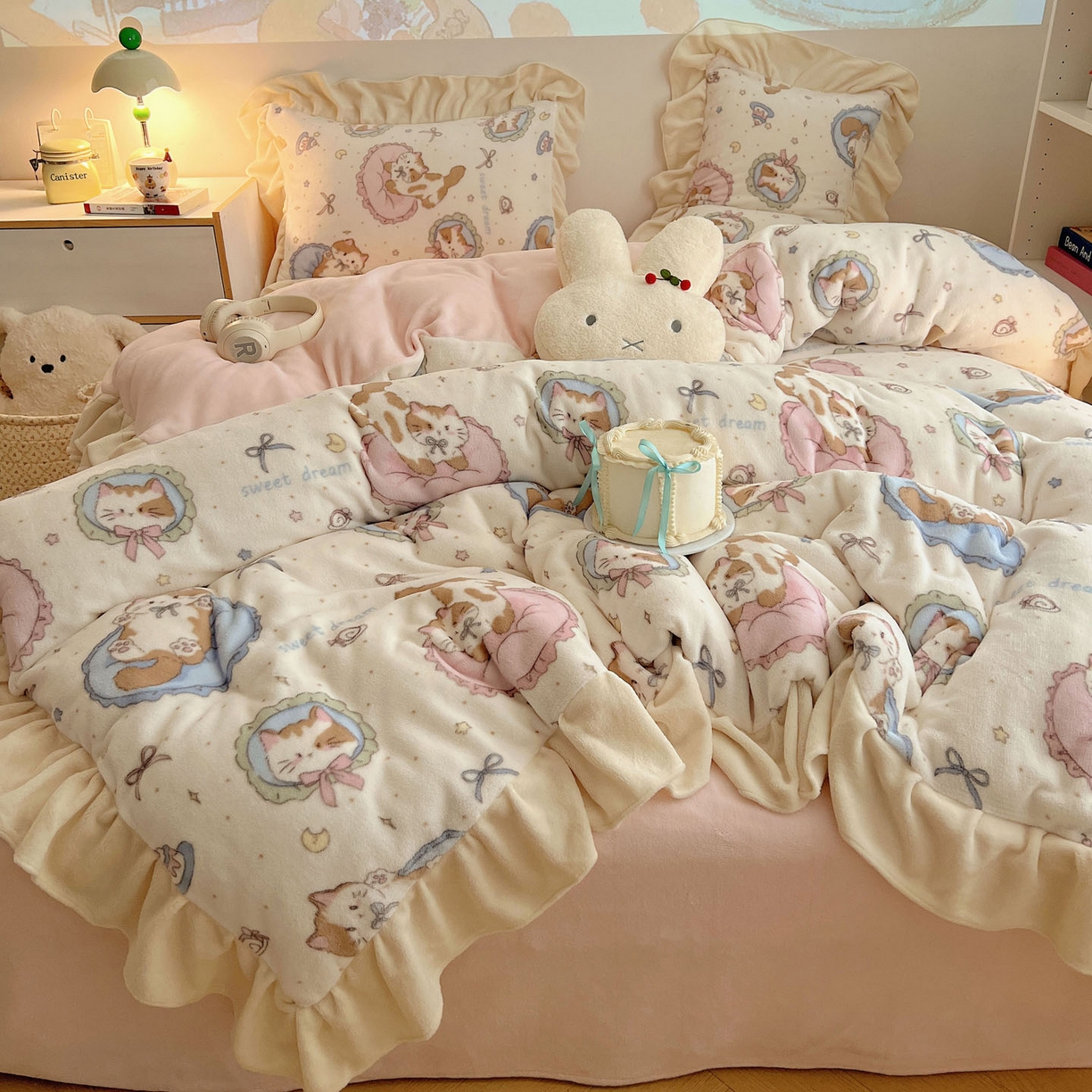 91家纺网 家纺一手货源 找家纺 （总）桃喜 2025新款牛奶绒卡通花边款四件套