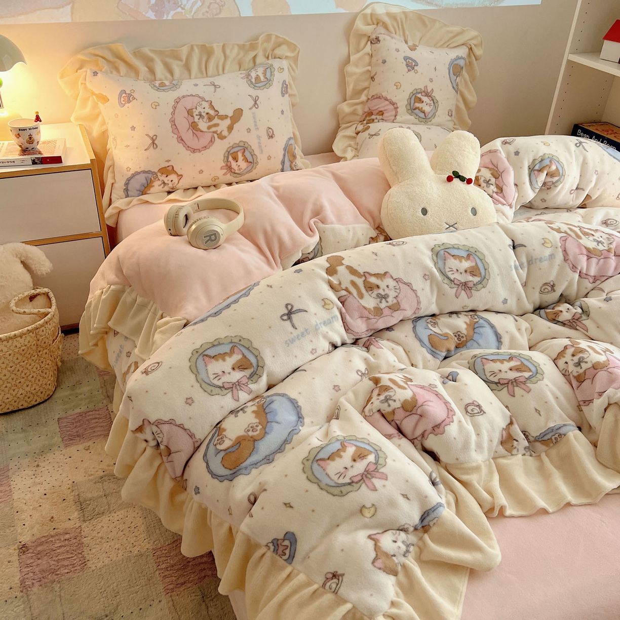 91家纺网 家纺一手货源 找家纺 （总）桃喜 2025新款牛奶绒卡通花边款四件套