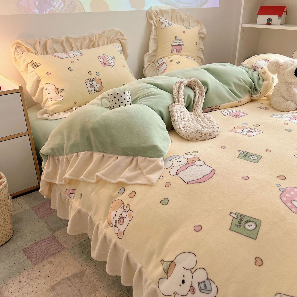 91家纺网 家纺一手货源 找家纺 桃喜 2025新款牛奶绒卡通花边款四件套 奶黄宠物派花边款