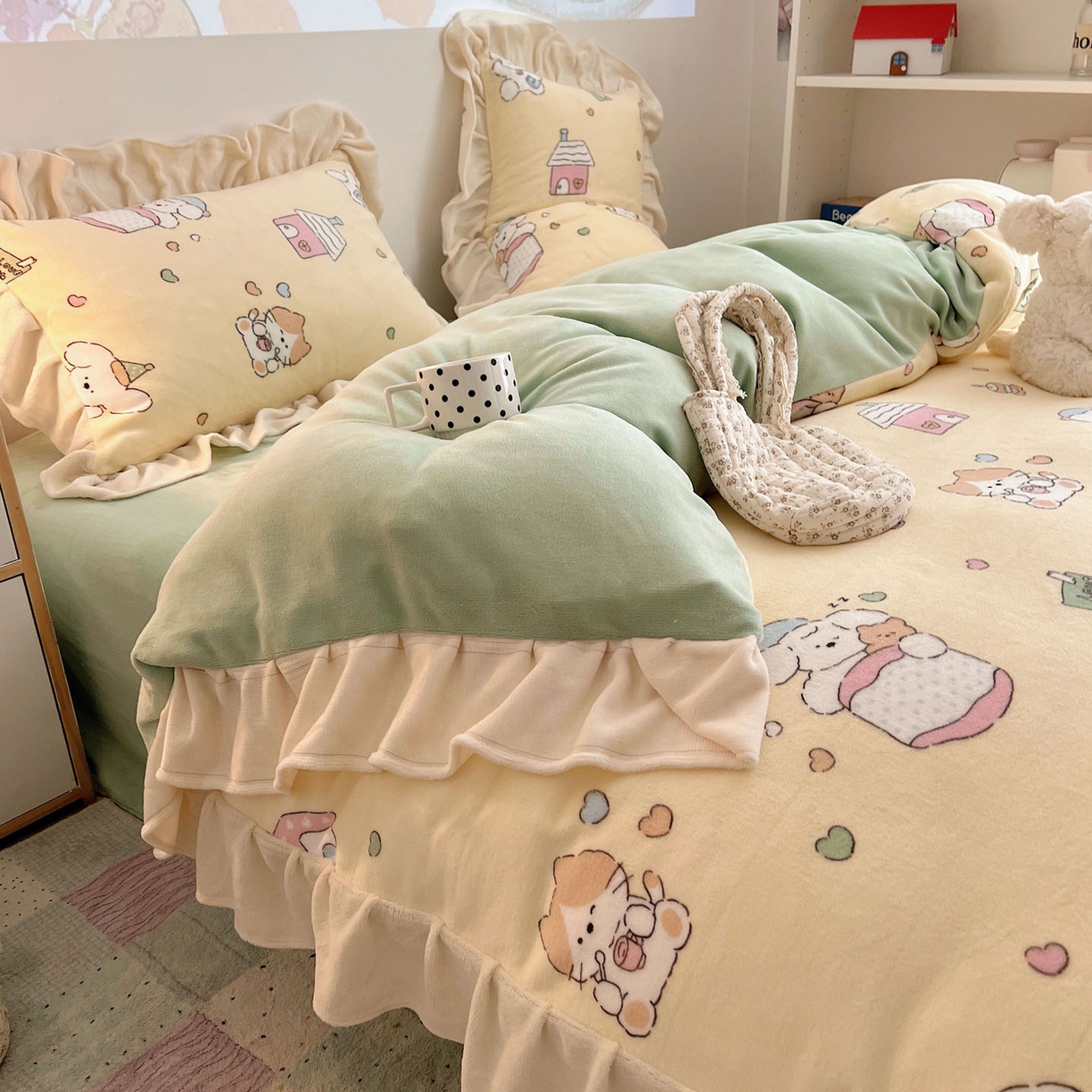 91家纺网 家纺一手货源 找家纺 桃喜 2025新款牛奶绒卡通花边款四件套 奶黄宠物派花边款