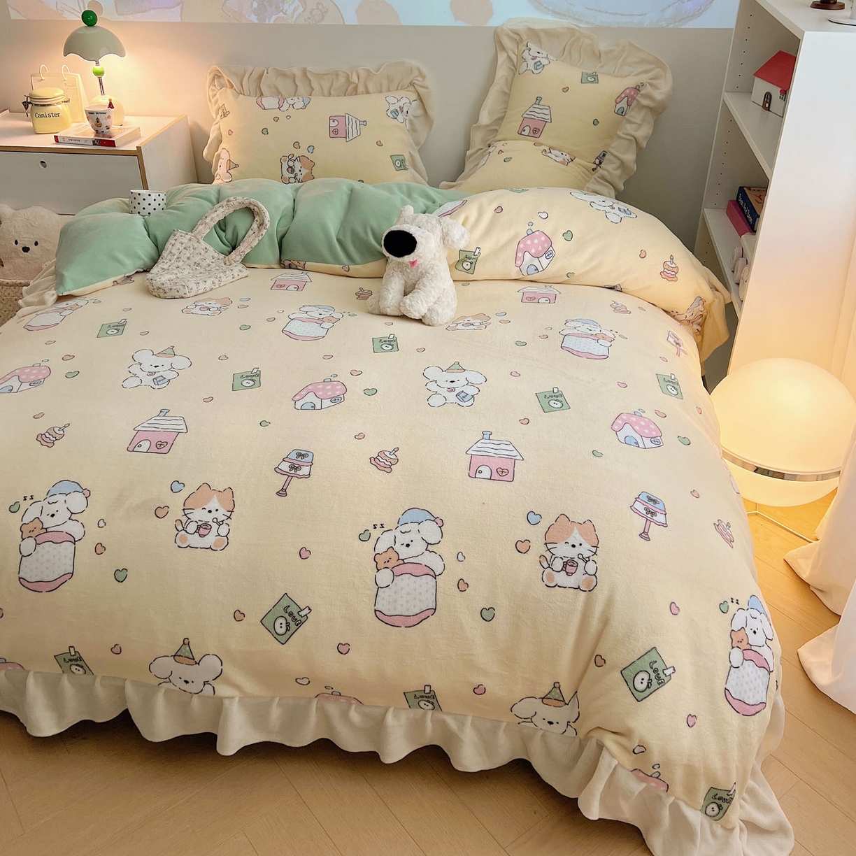 91家纺网 家纺一手货源 找家纺 桃喜 2025新款牛奶绒卡通花边款四件套 奶黄宠物派花边款