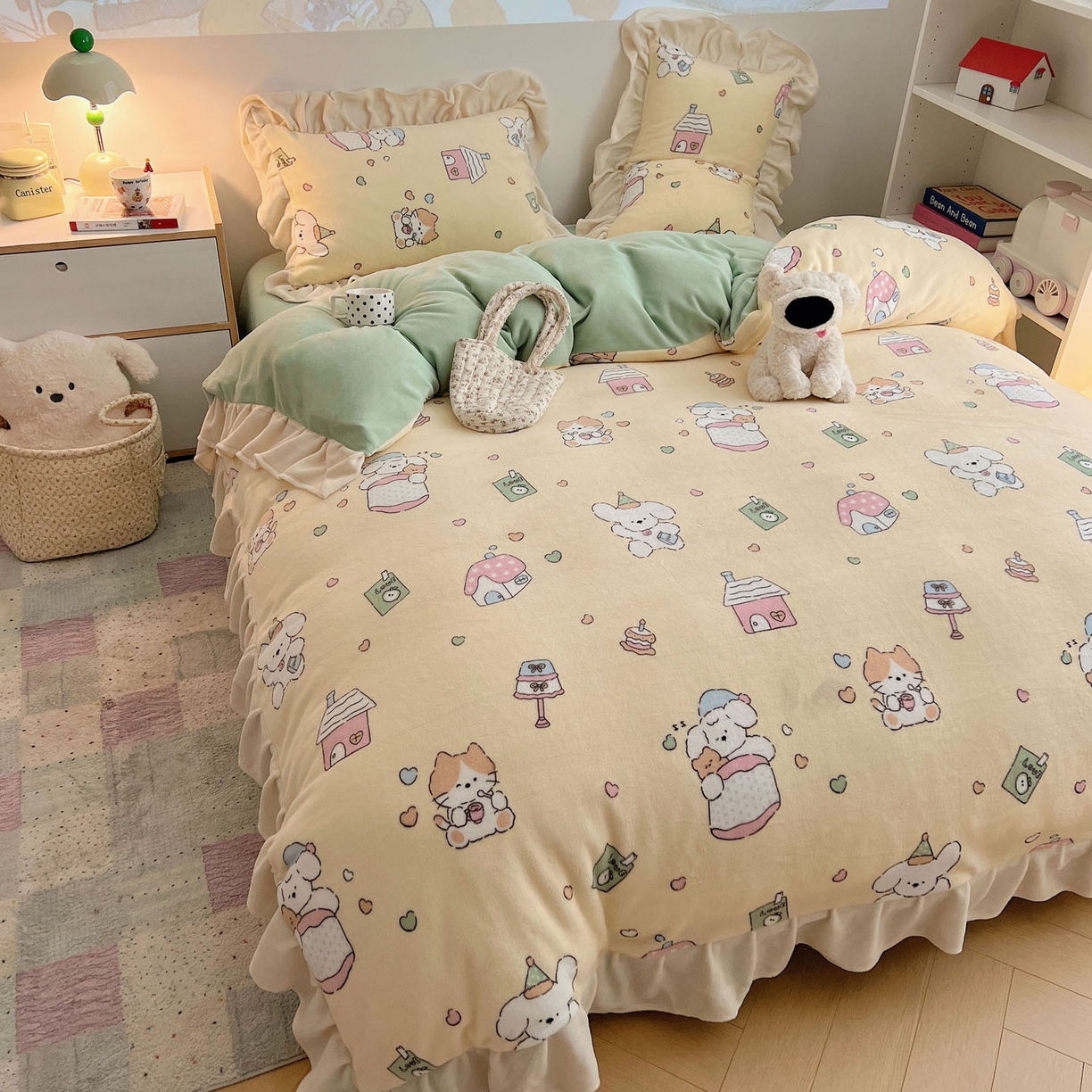 91家纺网 家纺一手货源 找家纺 桃喜 2025新款牛奶绒卡通花边款四件套 奶黄宠物派花边款