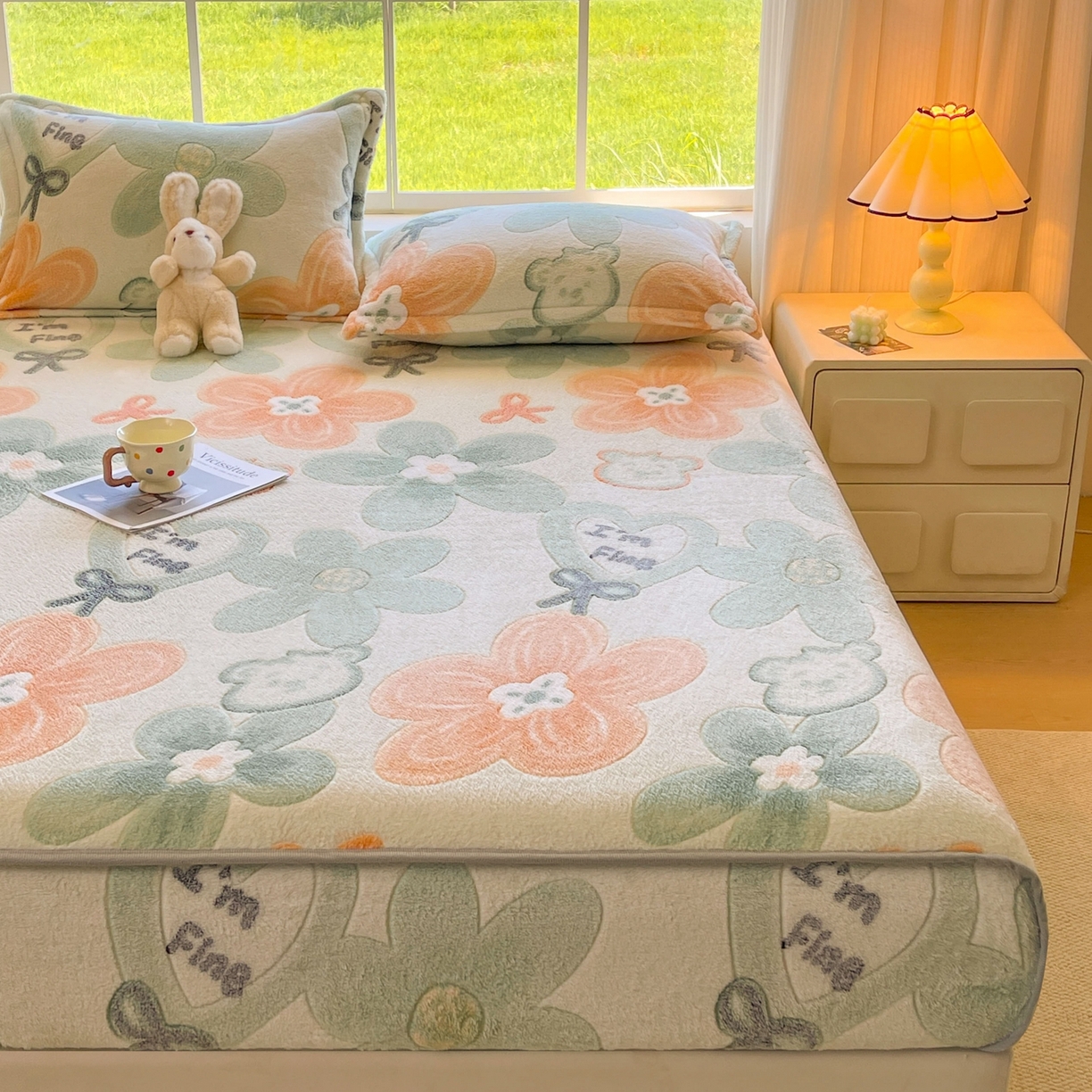 91家纺网 家纺一手货源 找家纺 牵梦萦家纺 2025新款雪花绒立体包边床笠 花梦乐园