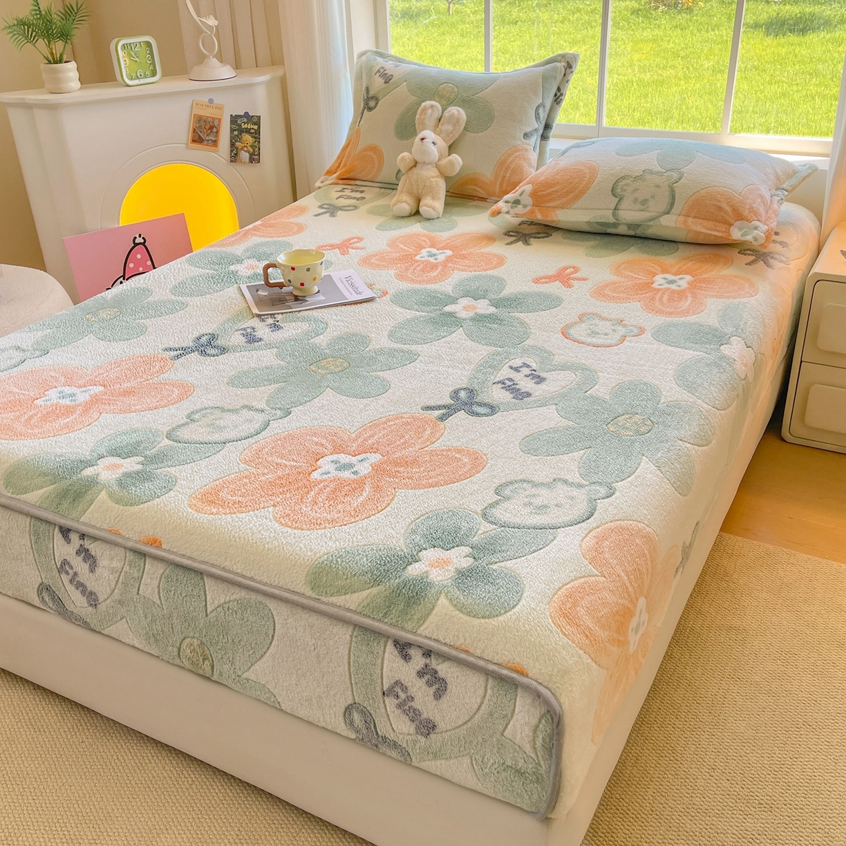 91家纺网 家纺一手货源 找家纺 牵梦萦家纺 2025新款雪花绒立体包边床笠 花梦乐园