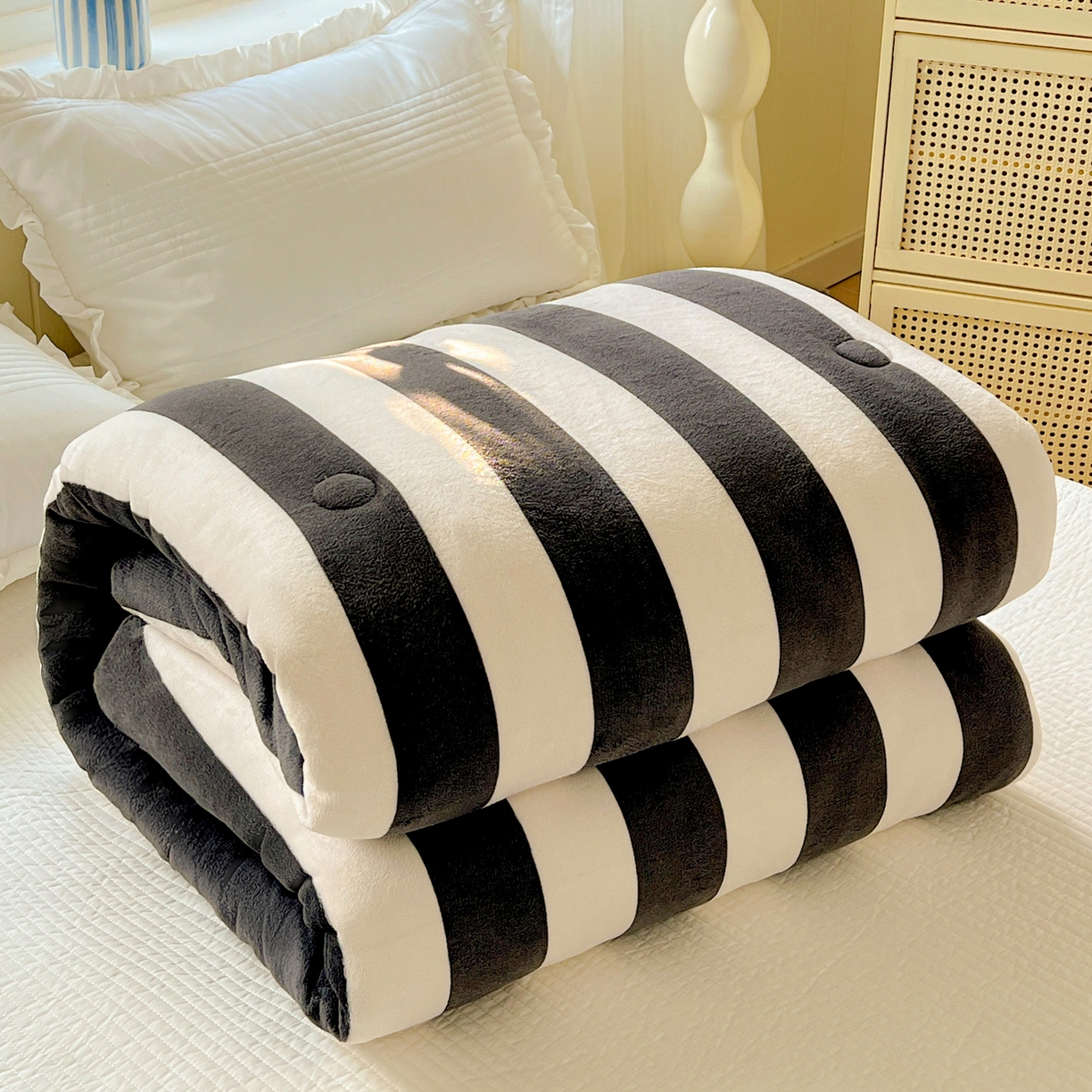 91家纺网 家纺一手货源 找家纺 （总）寐居家纺 2025新款双面牛奶绒冬被被子被芯